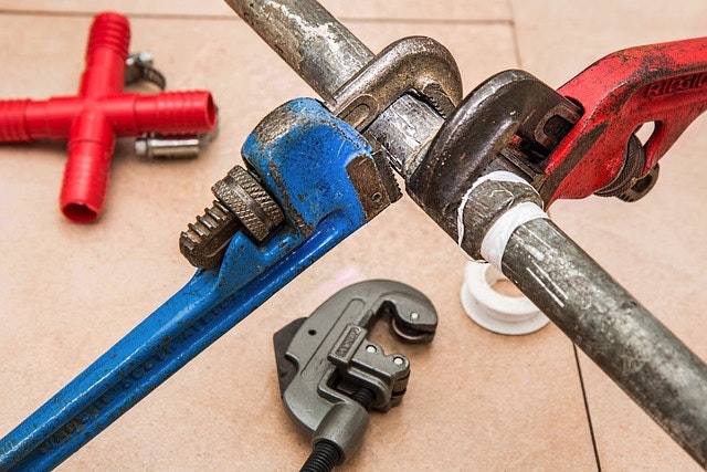 DIY or Call a Plumber? When to Fix It Yourself
